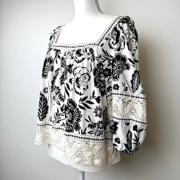 Christian Soriano Black and Cream Floral Boho Women's Top - Picture 2 of 6